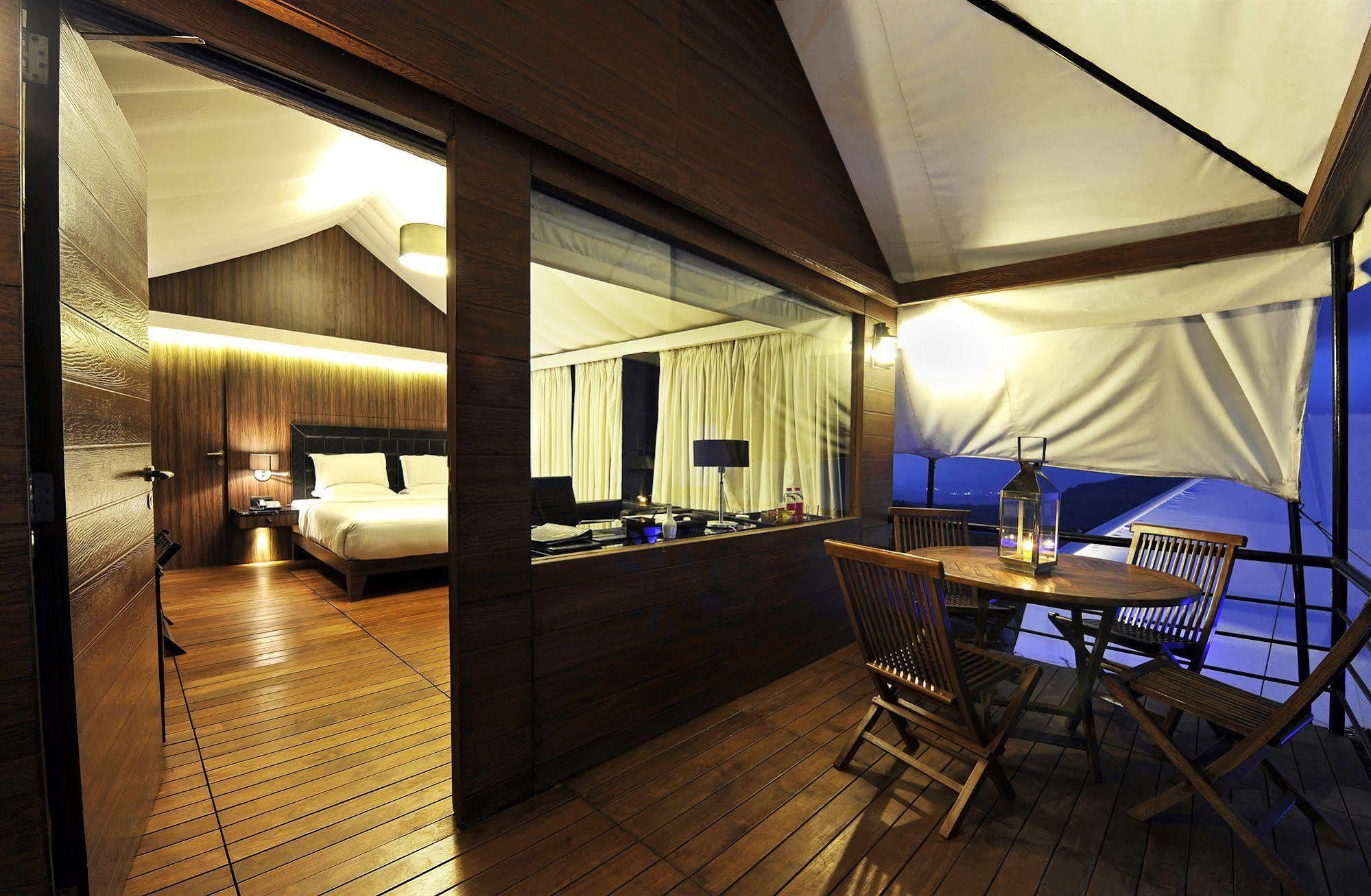 Della Resorts Лонавала Экстерьер фото